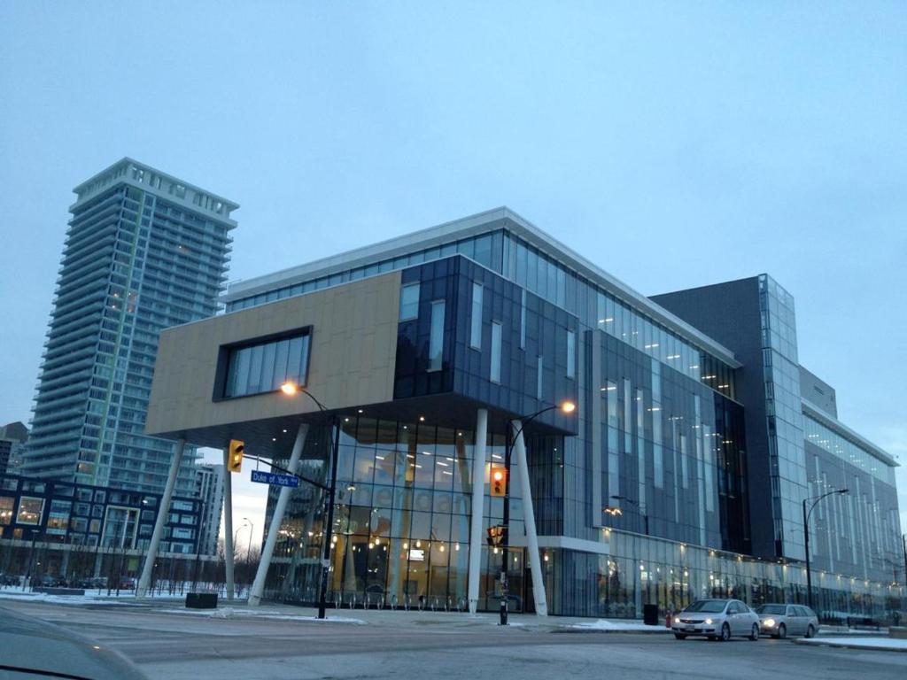 Square One Fully Furnished Suite Mississauga Exterior photo